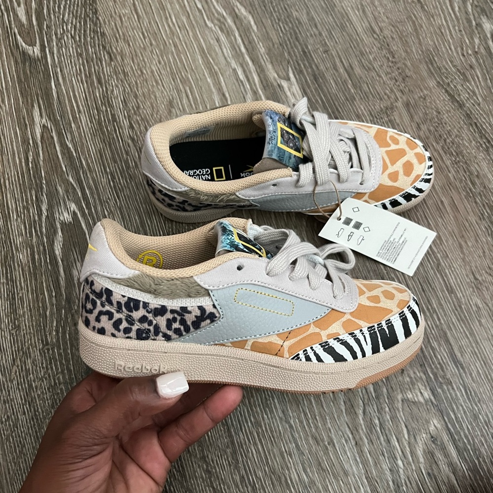 COPY Reebok National Geographic kids sneakers new oatmeal/sand with animal print